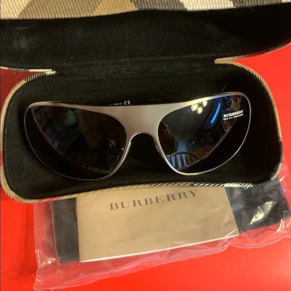New Burberry Sunglasses B 3005 No Tags